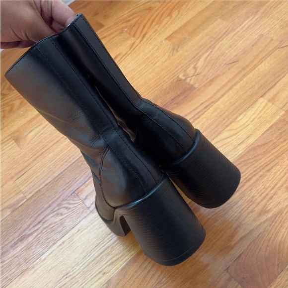 ⚡️SALE⚡️Steve Madden Platform Boots - Picture 6 of 6